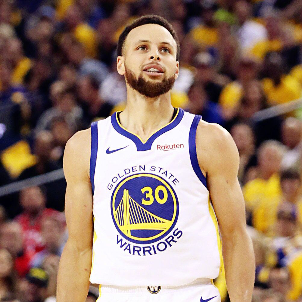 以低位策应 以低位策应